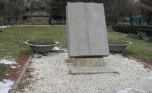Monumentul inchinat soldatilor americani din Parcul Cismigiu